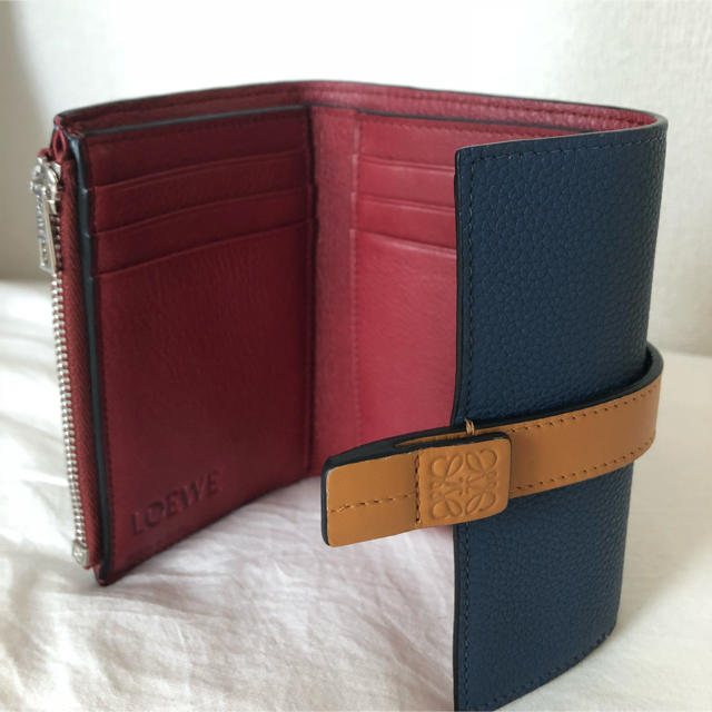 LOEWE ロエベ スモールバーティカルウォレット 二つ折り財布