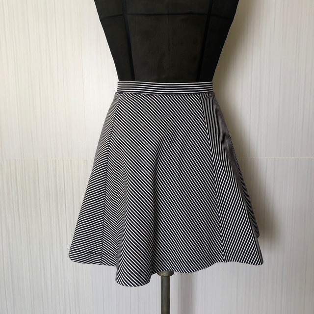 UNIQLO(ユニクロ)のユニクロ　ストライプ　ミニスカート レディースのスカート(ミニスカート)の商品写真