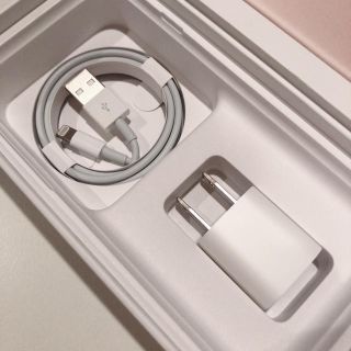 アイフォーン(iPhone)のiPhone充電器 純正(バッテリー/充電器)