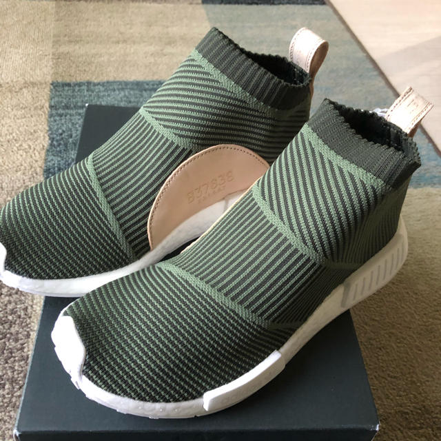 靴/シューズadidas nmd スニーカー