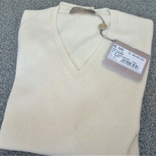 クルチアーニ(Cruciani)の新品 クルチアーニ　極上カシミア１００％　Vネック 48 オフホワイト(ニット/セーター)