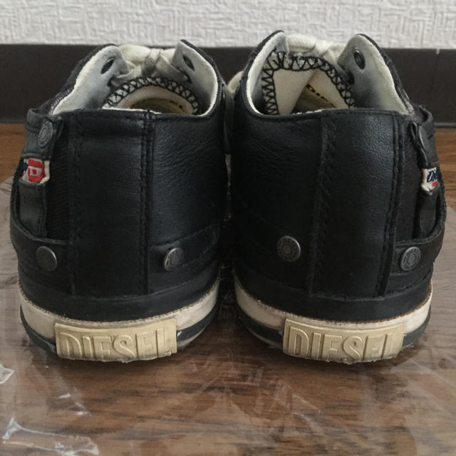 DIESEL(ディーゼル)のまゆ様ご専用 ディーゼル レザー使いスニーカー 黒 24.5 レディースの靴/シューズ(スニーカー)の商品写真
