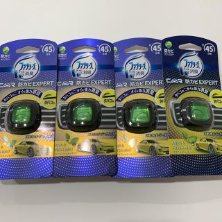 ピーアンドジー(P&G)の車用ファブリーズ W消臭防カビEXPERT 4個セット(車内アクセサリ)