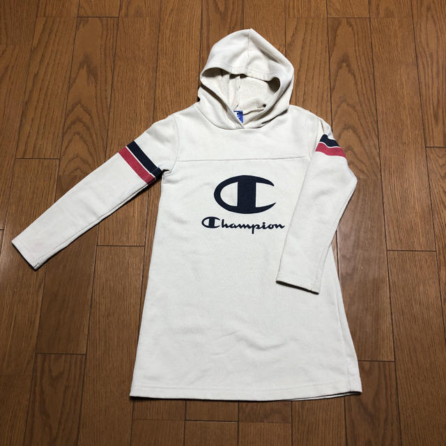 Champion(チャンピオン)のチャンピオン ワンピース 130センチ キッズ/ベビー/マタニティのキッズ服女の子用(90cm~)(ワンピース)の商品写真