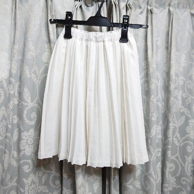 petit main(プティマイン)の♥️petit main♥️ミディ丈プリーツスカート。サイズ120㎝。 キッズ/ベビー/マタニティのキッズ服女の子用(90cm~)(スカート)の商品写真