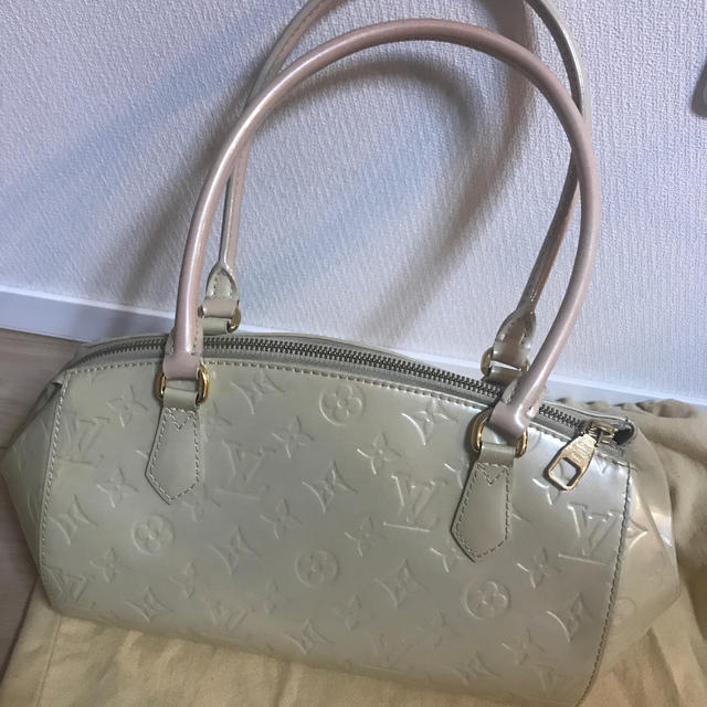 Louis Vuitton ヴェルニ  白　バッグ