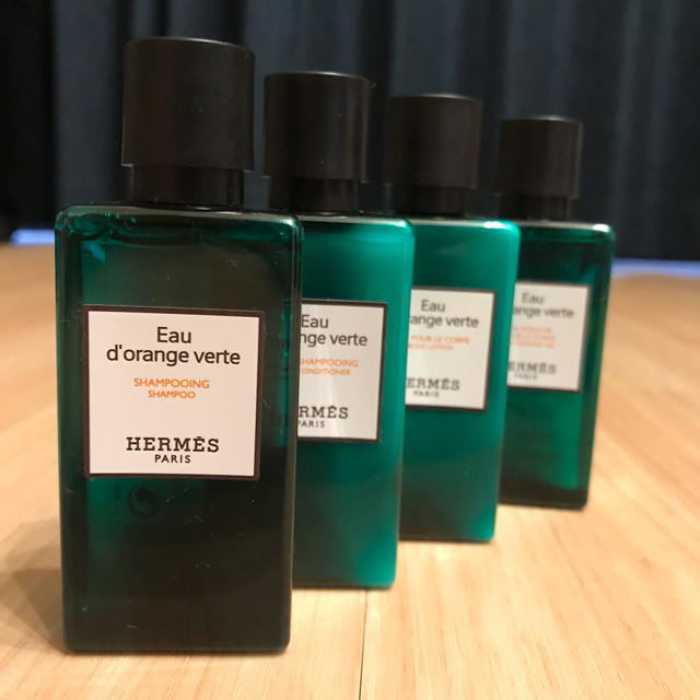 Hermes(エルメス)のHERMES 新品 未使用 40ML アメニティ コスメ/美容のキット/セット(サンプル/トライアルキット)の商品写真