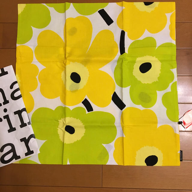 marimekko(マリメッコ)の新品未使用 marimekko マリメッコ  クッションカバー インテリア/住まい/日用品のインテリア小物(クッションカバー)の商品写真