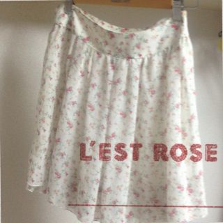 レストローズ(L'EST ROSE)のL'EST ROSE ♡ 花柄スカート(ミニスカート)