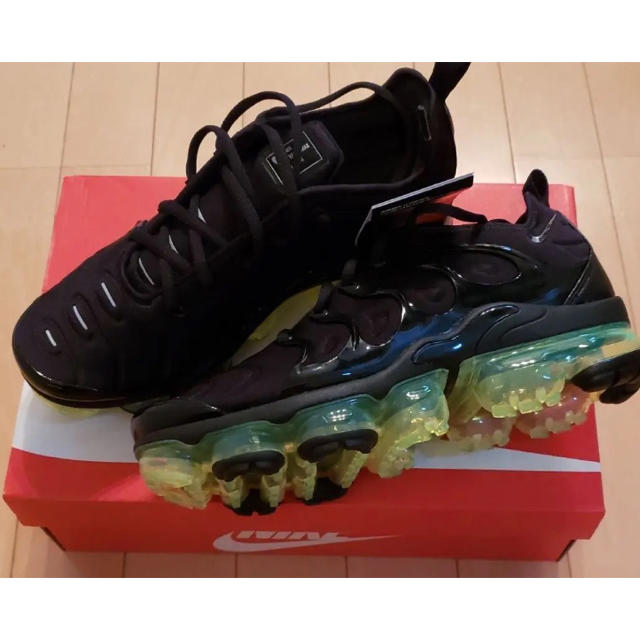 スポーツAIR VAPORMAX PLUS BLACK/VOLT エアヴェイパーマックス