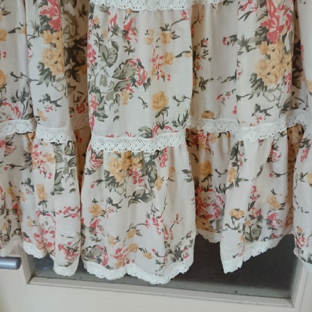 AFRICATARO(アフリカタロウ)の花柄 ティアードスカート レディースのスカート(ロングスカート)の商品写真