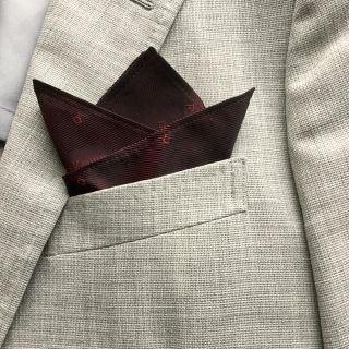 エルメネジルドゼニア(Ermenegildo Zegna)のエルメネジルド ゼニア ポケットチーフ エンジ オリジナル(ネクタイ)