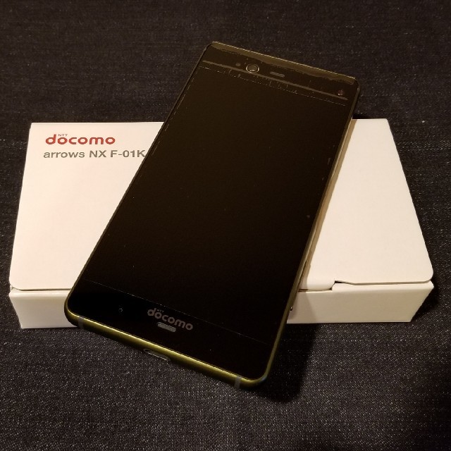 富士通(フジツウ)の【SIMフリー/新品未使用】docomo arrows NX F-01K/GR スマホ/家電/カメラのスマートフォン/携帯電話(スマートフォン本体)の商品写真