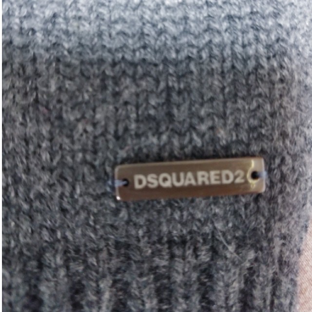 DSQUARED2(ディースクエアード)のカシミア100%　Dsquared2　ショートマフラー新品未使用　定価約3.8万 メンズのファッション小物(マフラー)の商品写真