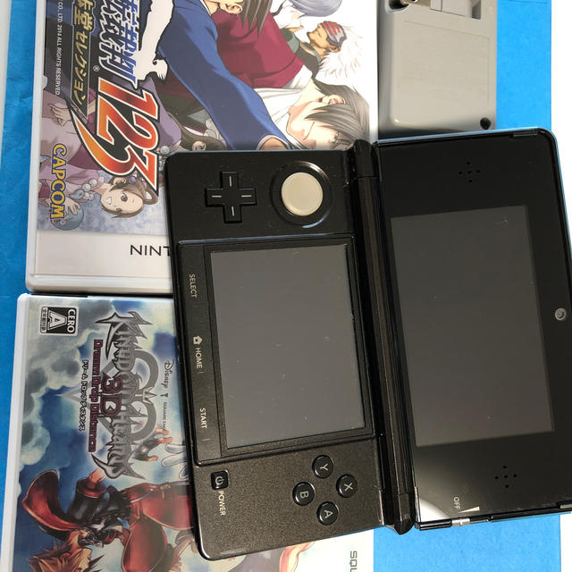 ニンテンドー3DS(ニンテンドー3DS)の◆期間限定◆ 3DS 黒 充電アダプター、ソフト2個付き エンタメ/ホビーのゲームソフト/ゲーム機本体(携帯用ゲーム機本体)の商品写真