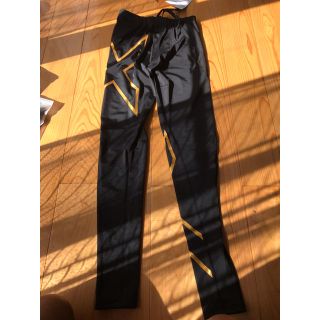 ツータイムズユー(2XU)の2XU  men's ロングパンツ　Mサイズ　gold silver計2着(レギンス/スパッツ)