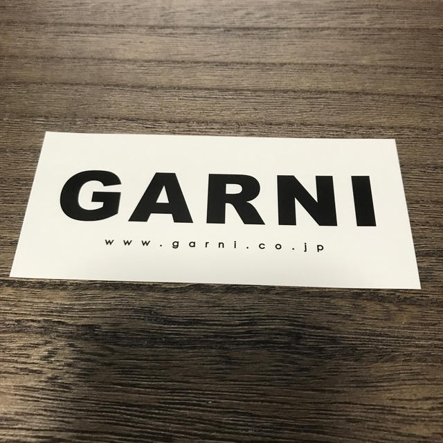 GARNI(ガルニ)のGARNI ステッカー 白 エンタメ/ホビーのタレントグッズ(ミュージシャン)の商品写真