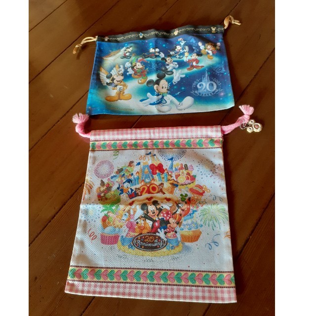 お値下げしました。新品❗ディズニー　Disney　きんちゃく袋4枚セット エンタメ/ホビーのおもちゃ/ぬいぐるみ(キャラクターグッズ)の商品写真