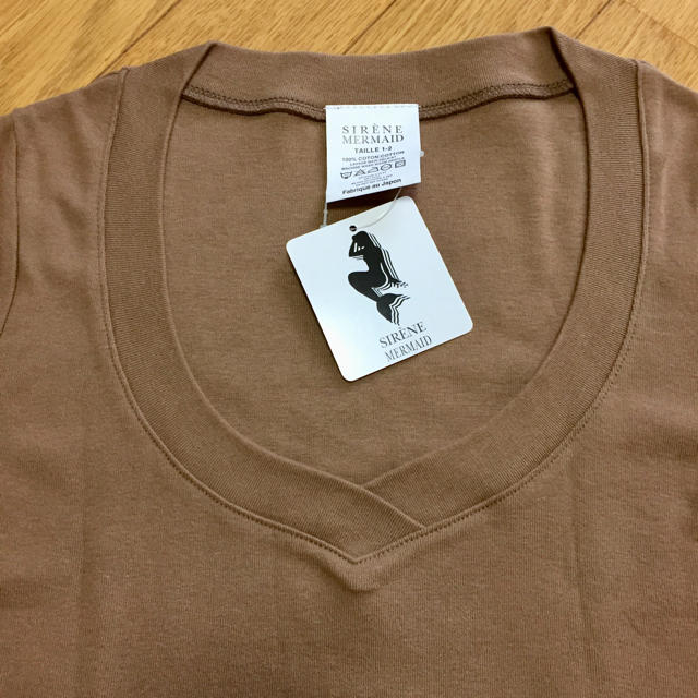 sirenemermaid(シレーヌマーメイド)のシレーヌマーメイド  ハートネック 半袖T ブラウン レディースのトップス(Tシャツ(半袖/袖なし))の商品写真