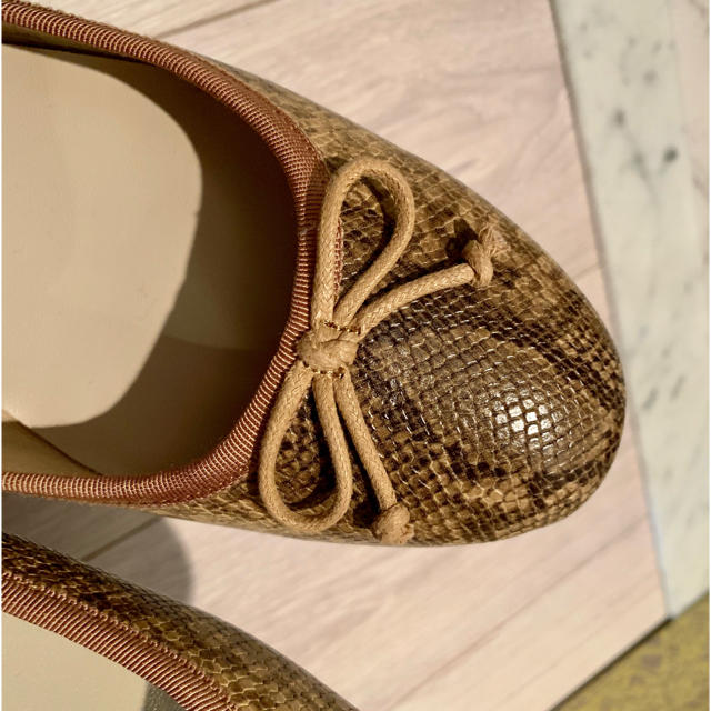 ORiental TRaffic(オリエンタルトラフィック)のORiental TRaffic ベージュパンプス (40-25cm) レディースの靴/シューズ(ハイヒール/パンプス)の商品写真