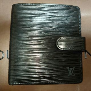 ルイヴィトン(LOUIS VUITTON)のルイヴィトン エピ 財布 黒 正規品(折り財布)