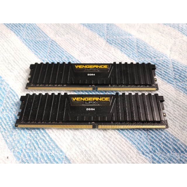 PC/タブレットCorsair DDR4 2666 8x2 16GBメモリ品