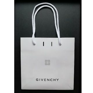 ジバンシィ(GIVENCHY)のジバンシイ　紙袋　 ホワイト　リボンあり(ショップ袋)