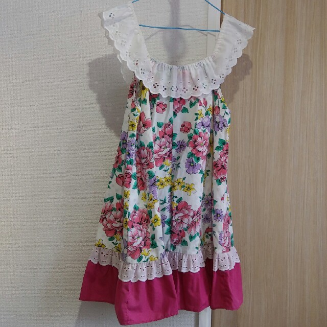 女児ﾜﾝﾋﾟｰｽ130ｾﾝﾁ キッズ/ベビー/マタニティのキッズ服女の子用(90cm~)(ワンピース)の商品写真