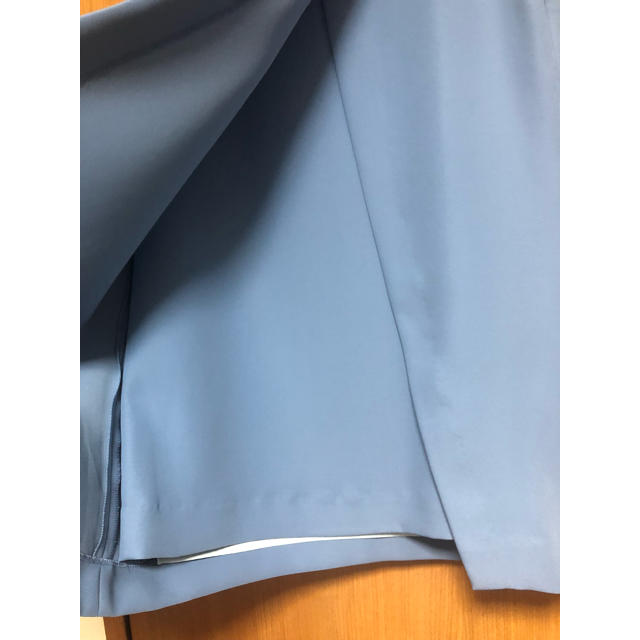 22 OCTOBRE(ヴァンドゥーオクトーブル)の22オクトーブル  ラップデザインスカート ブルー 36 レディースのスカート(ひざ丈スカート)の商品写真