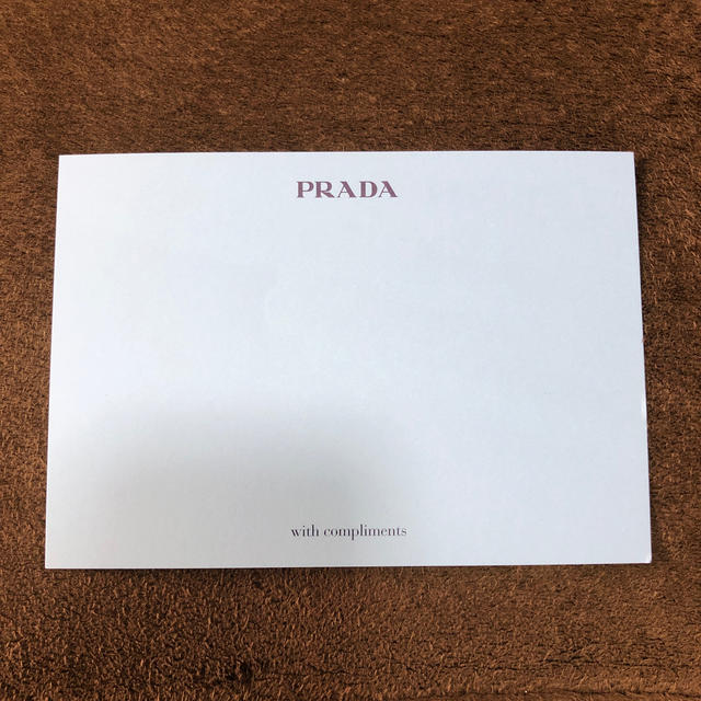 PRADA(プラダ)のPRADA ポスターカード ギフト カード 4枚セット ハンドメイドの文具/ステーショナリー(カード/レター/ラッピング)の商品写真