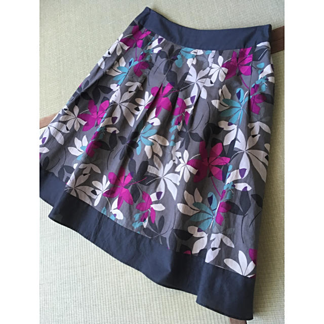 LAURA ASHLEY(ローラアシュレイ)のローラアシュレイ LAURA ASHLEY    スカート レディースのスカート(ひざ丈スカート)の商品写真