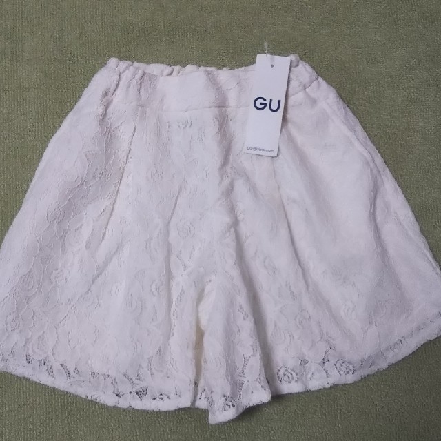 GU(ジーユー)の【新品】GU レースショートパンツ 140センチ キッズ/ベビー/マタニティのキッズ服女の子用(90cm~)(スカート)の商品写真