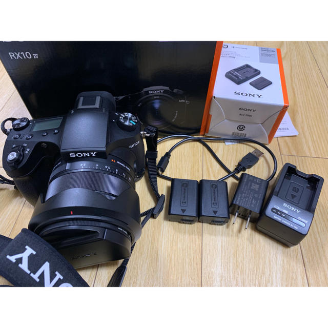 SONY(ソニー)のSONY DSC-RX10M4 スマホ/家電/カメラのカメラ(コンパクトデジタルカメラ)の商品写真