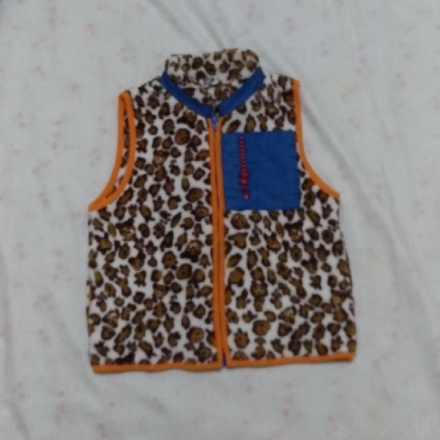 フリース　ベスト　110cm キッズ/ベビー/マタニティのキッズ服男の子用(90cm~)(ジャケット/上着)の商品写真