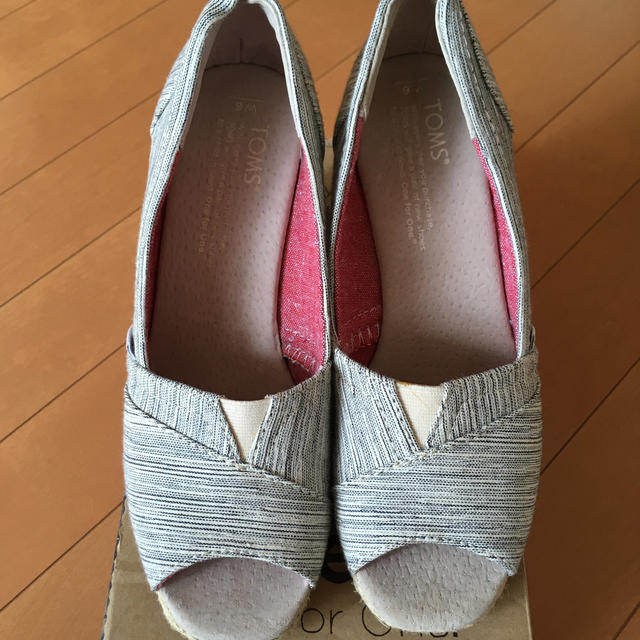 TOMS サンダル