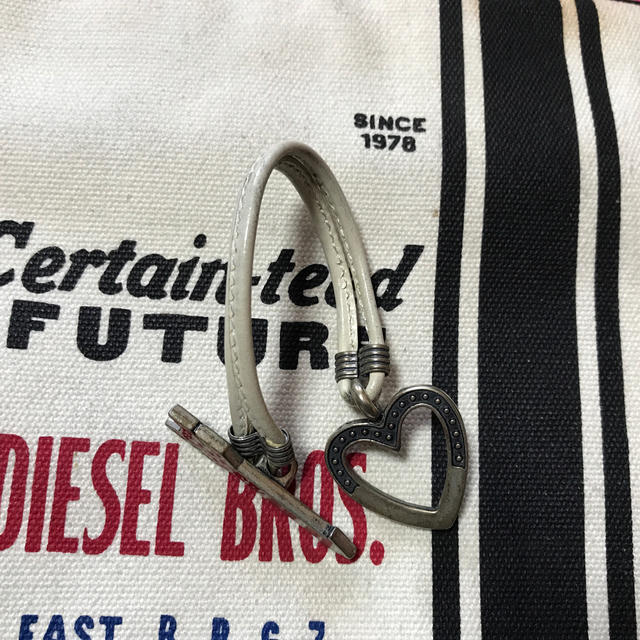 DIESEL(ディーゼル)のDIESELブレスレットレディース レディースのアクセサリー(ブレスレット/バングル)の商品写真