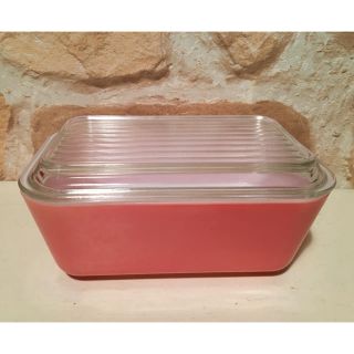 パイレックス(Pyrex)のピンクリフリッジレーターＭサイズ(食器)