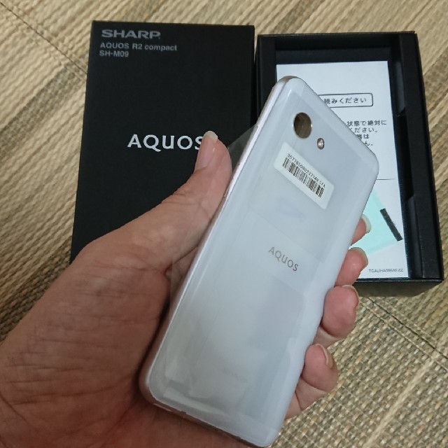 AQUOS R2 compact SH-M09 ディープホワイト