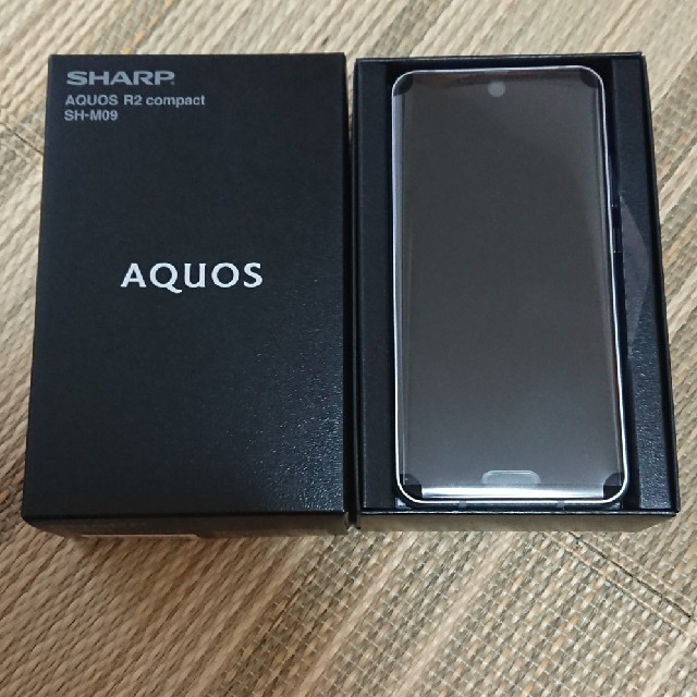 新品 SHARP AQUOS R2 compact SH-M09 （W）