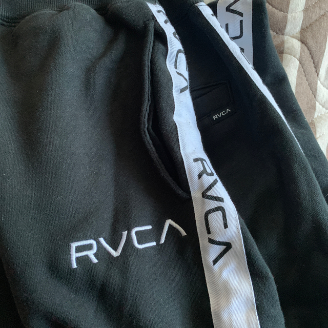 RVCA(ルーカ)のRVCA パンツ 残り在庫 黒 S ほかサイトでも出品中です レディースのパンツ(その他)の商品写真