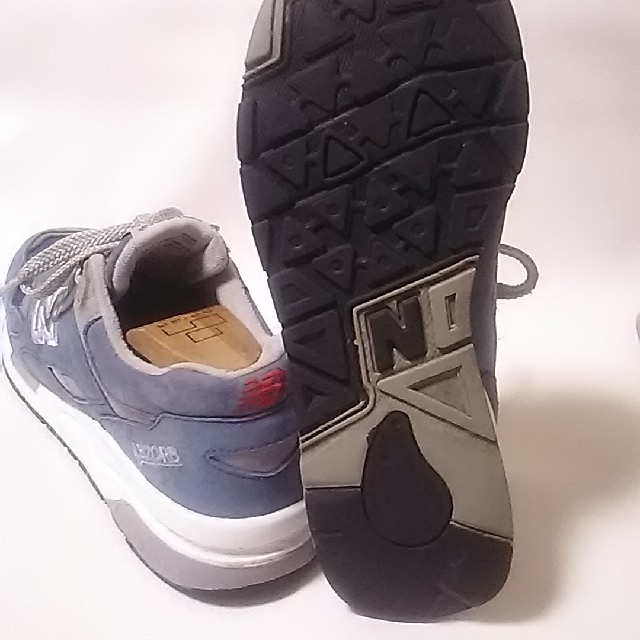 New Balance(ニューバランス)の
定2万限定!ニューバランス1600高級スニーカービンテージ青灰希少25.5

 メンズの靴/シューズ(スニーカー)の商品写真