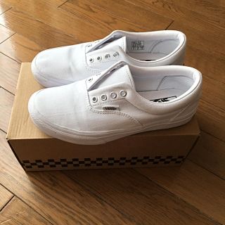 ヴァンズ(VANS)のVANS ERA バンズ エラ 23センチ T.WHITE白！(スニーカー)