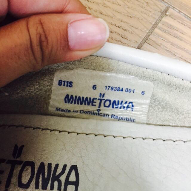 Minnetonka(ミネトンカ)のミネトンカ 白 レディースの靴/シューズ(その他)の商品写真