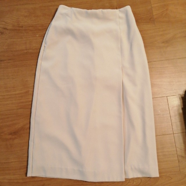 UNIQLO(ユニクロ)のUNIQLO　ハイウエストドレープラップスカート レディースのスカート(ひざ丈スカート)の商品写真