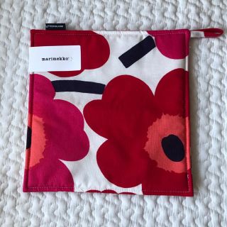 マリメッコ(marimekko)のなお様専用【新品タグ付き】marimekko 鍋敷き(収納/キッチン雑貨)