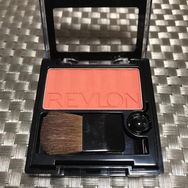REVLON(レブロン)の《残量多》レブロン マット パウダー ブラッシュ 06 コスメ/美容のベースメイク/化粧品(チーク)の商品写真