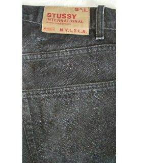 ステューシー(STUSSY)のStussyブラックデニムジーンズ(デニム/ジーンズ)