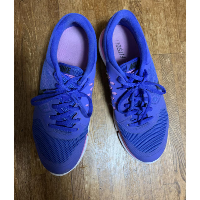 NIKE(ナイキ)の10/8出品終了FILEX2015RUNナイキUS8UK5.5EUR39CM25 レディースの靴/シューズ(スニーカー)の商品写真