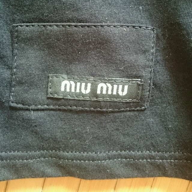 miumiu(ミュウミュウ)のmiu miu 黒ﾀﾝｸ レディースのトップス(Tシャツ(半袖/袖なし))の商品写真