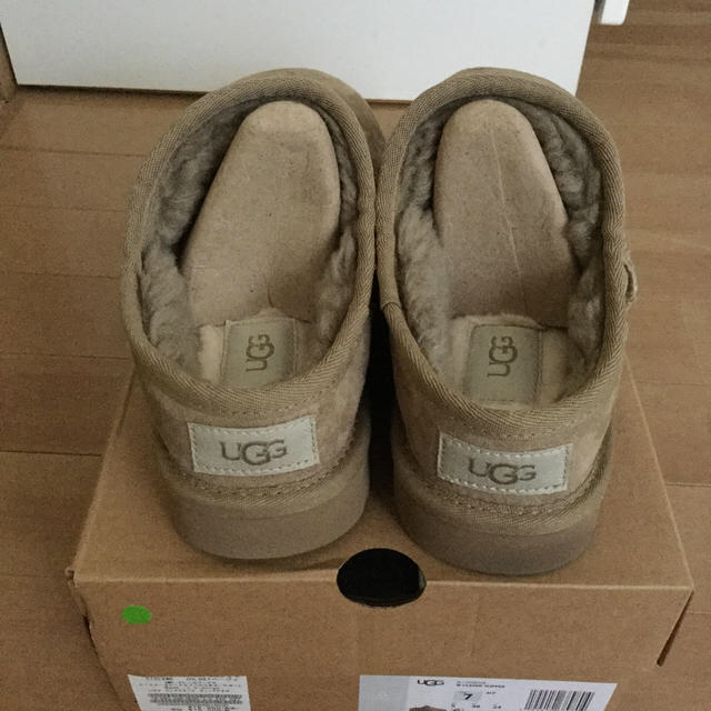 FRAMeWORK(フレームワーク)の FRAMeWORK UGG CLASSIC SLIPPER フレームワーク24 レディースの靴/シューズ(スリッポン/モカシン)の商品写真